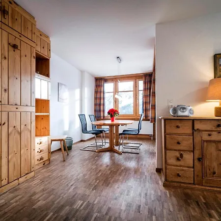 Tschuggenweg 10 Apartament