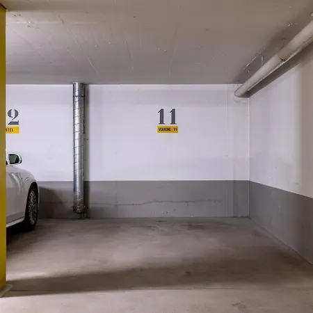 Tschuggenweg 10 アパート *